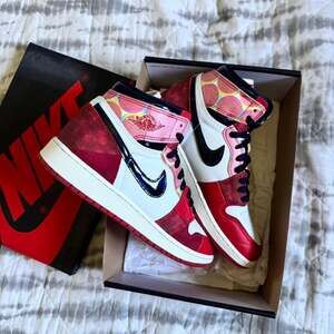 Nike Air Jordan 1 Retro High OG Spider-Man Across The Spider-Verse GS